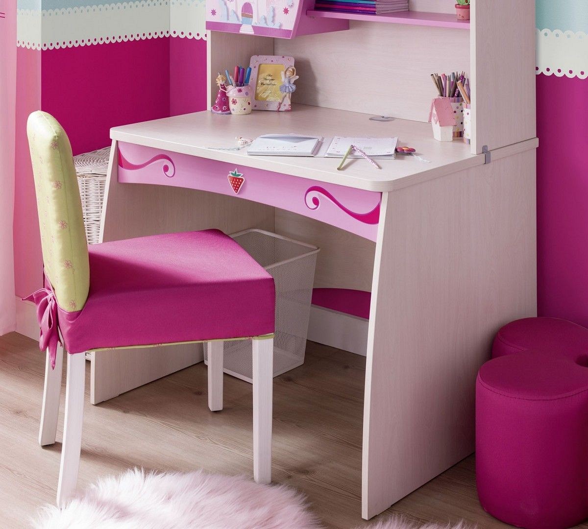 стол письменный детский розовый